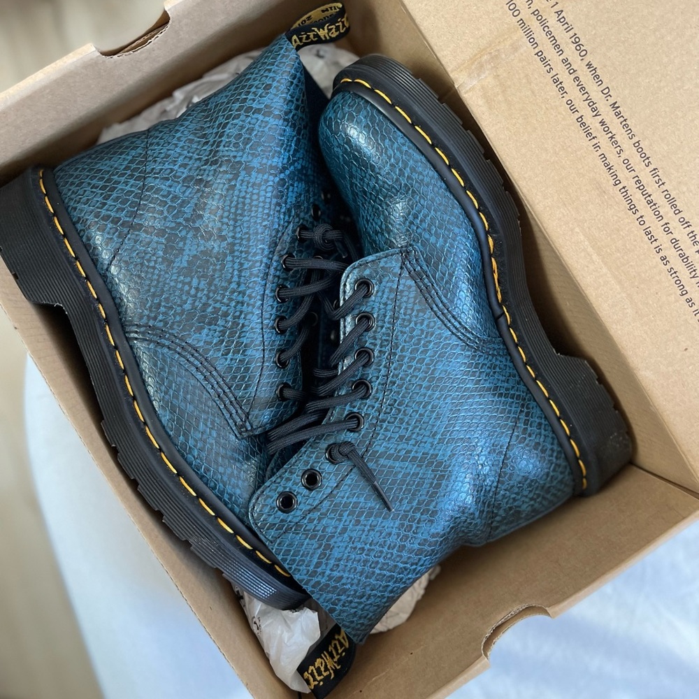 Snake Dr. Martins
